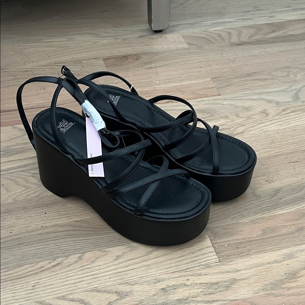 NWT Wild Fable Women's Black Platform Sandals Wedge Heels Size 8